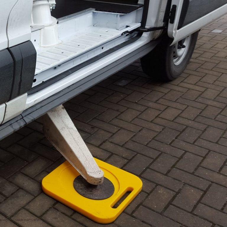 UHMW Polyethylene Outrigger Pads Water & CorrosionProof Outriggerpads